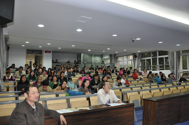 夏保年老师讲座《材料作文审题:一把刀和九把刀》